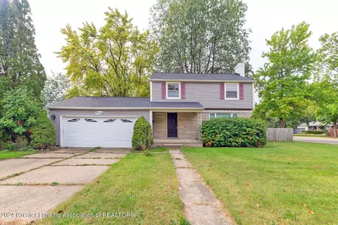 2115 Colonial Plz, Lansing, MI 48910