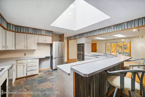 2125 Clearview Ave, Lansing, MI 48917 photo 11