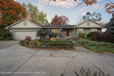 2125 Clearview Ave, Lansing, MI 48917