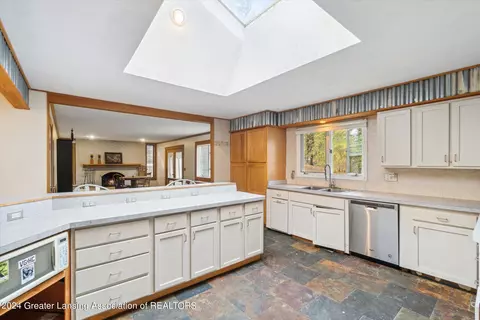 2125 Clearview Ave, Lansing, MI 48917 photo 8