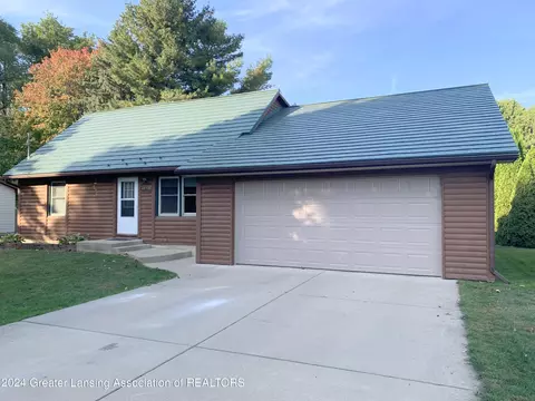 931 N Sheldon St, Charlotte, MI 48813
