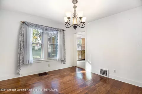 204 E Sturgis St, Saint Johns, MI 48879 photo 13