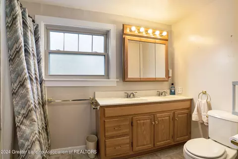 204 E Sturgis St, Saint Johns, MI 48879 photo 15