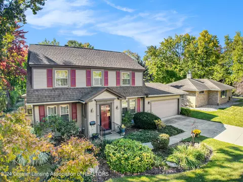 204 E Sturgis St, Saint Johns, MI 48879