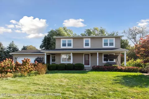 5790 Whisperwood Dr, Haslett, MI 48840