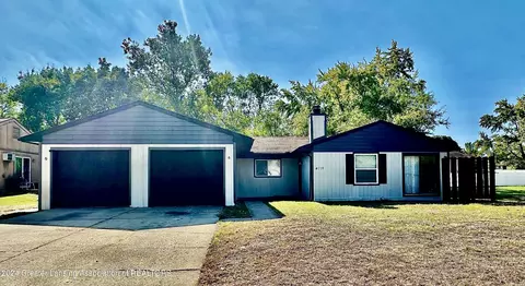 4017 Glenburne Blvd, Lansing, MI 48911