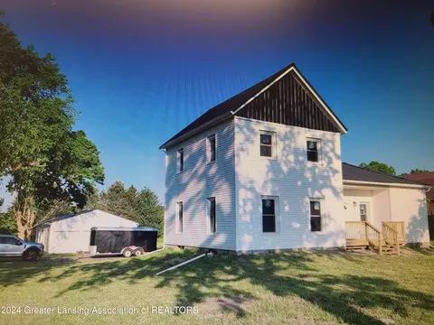 1594 N Michigan Rd, Eaton Rapids, MI 48827