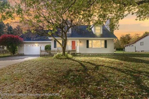 3921 Moonlight Ln, Holt, MI 48842