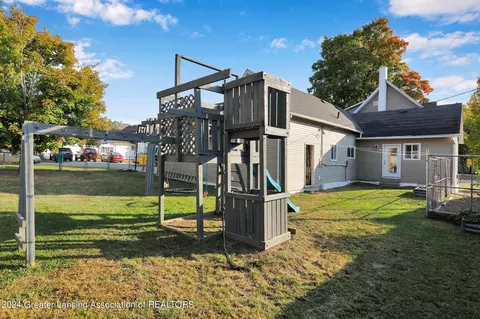 402 S Main St, Perry, MI 48872 photo 26
