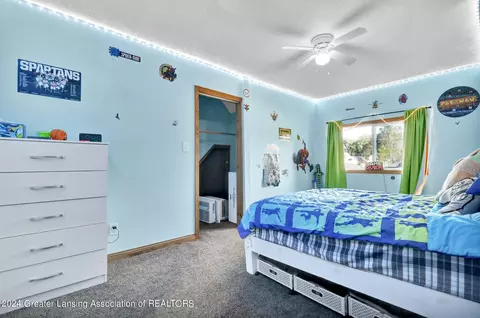 402 S Main St, Perry, MI 48872 photo 20