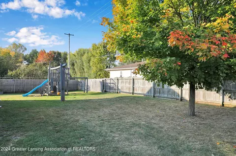 402 S Main St, Perry, MI 48872 photo 27