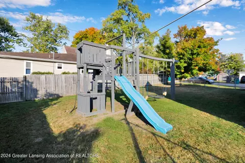 402 S Main St, Perry, MI 48872 photo 25