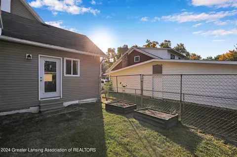 402 S Main St, Perry, MI 48872 photo 24