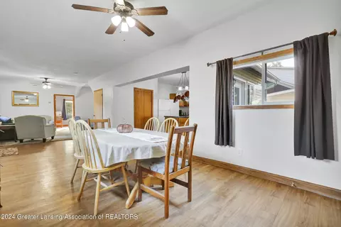 402 S Main St, Perry, MI 48872 photo 9