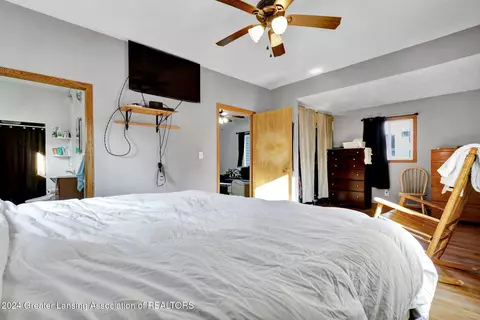 402 S Main St, Perry, MI 48872 photo 14