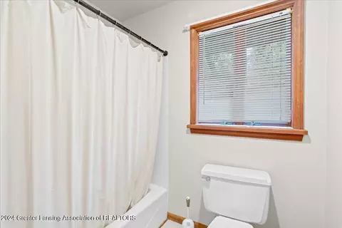 Bath - 5401 Ann Dr, Bath, MI 48808 photo 3 of 4