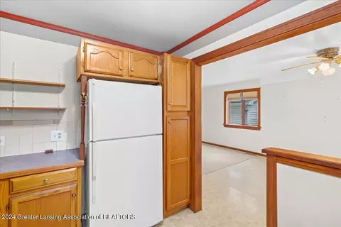 Kitchen - 5401 Ann Dr, Bath, MI 48808 photo 3 of 4