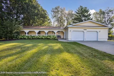 14645 Idylcrest Dr, Lansing, MI 48906