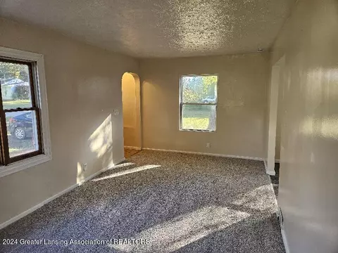Living - 424 Chilson Ave, Lansing, MI 48906 photo 1 of 3