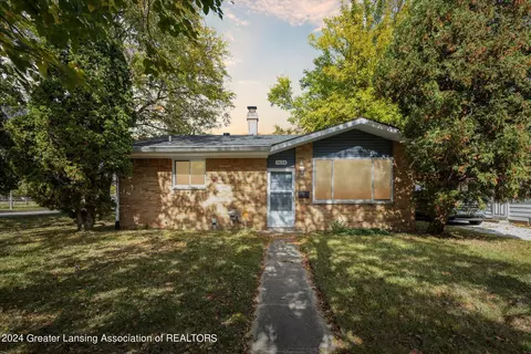3634 Sumpter St, Lansing, MI 48911