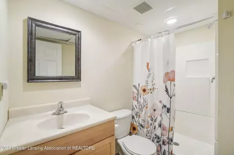 Bath - 178 Damon Rd, Haslett, MI 48840 photo 7 of 7