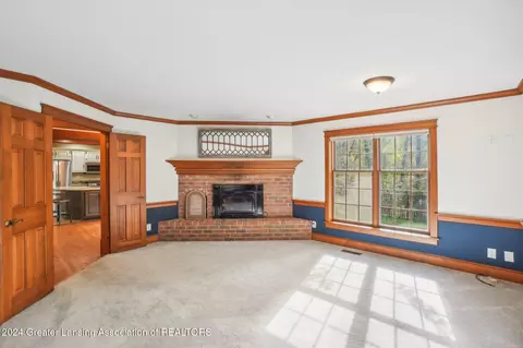 Living - 178 Damon Rd, Haslett, MI 48840 photo 2 of 5