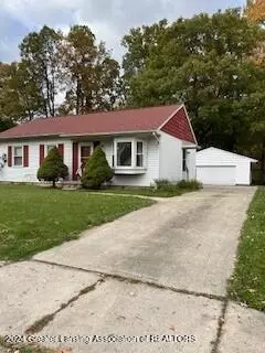 3320 Argyll Dr, Lansing, MI 48911