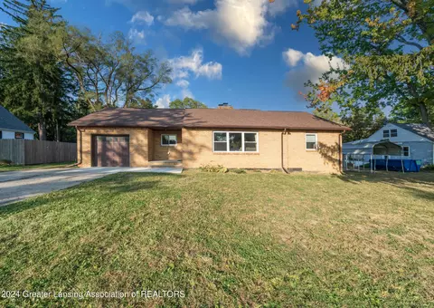 1017 N Waverly Rd, Lansing, MI 48917