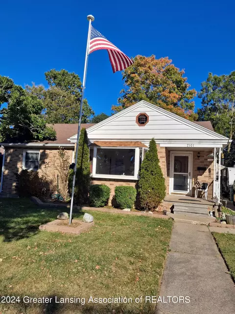 2101 Pamela Pl, Lansing, MI 48911