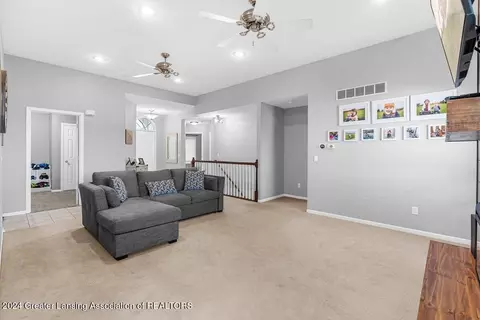 Entry Way - 12930 S Grange Rd, Eagle, MI 48822 photo 3 of 4