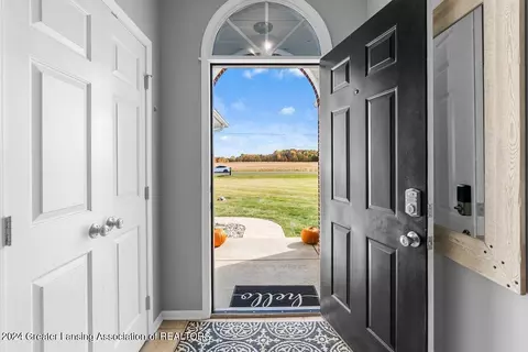 Entry Way - 12930 S Grange Rd, Eagle, MI 48822 photo 1 of 4