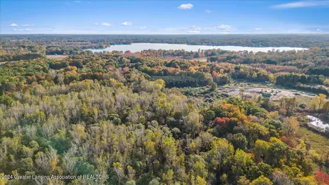 8647 Coleman Rd, Haslett, MI 48840 photo 39