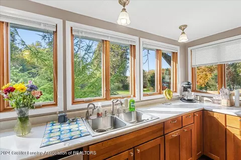 8647 Coleman Rd, Haslett, MI 48840 photo 13
