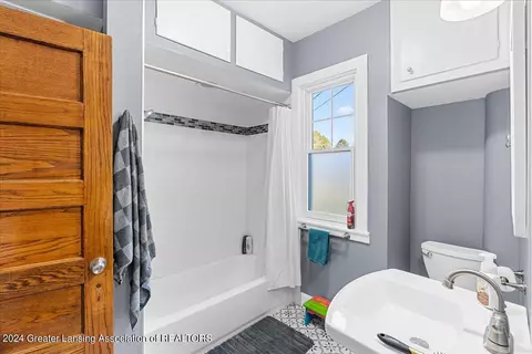 8647 Coleman Rd, Haslett, MI 48840 photo 10