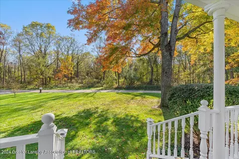 8647 Coleman Rd, Haslett, MI 48840 photo 4