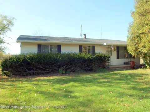 3720 S Shepardsville Rd, Ovid, MI 48866