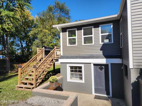 Exterior - 919 Maycroft Rd, Lansing, MI 48917 photo 6 of 9