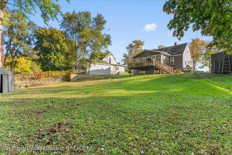 Exterior - 919 Maycroft Rd, Lansing, MI 48917 photo 7 of 9