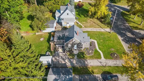 View/Area - 919 Maycroft Rd, Lansing, MI 48917 photo 3 of 9