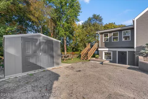 Exterior - 919 Maycroft Rd, Lansing, MI 48917 photo 5 of 9