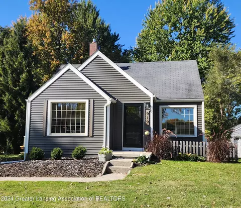 919 Maycroft Rd, Lansing, MI 48917