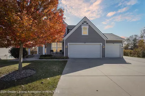 4575 Bison Dr, Holt, MI 48842 photo 2