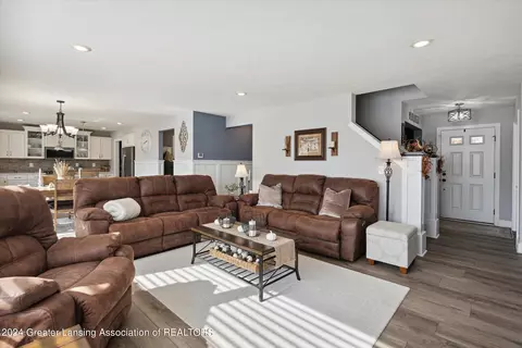 4575 Bison Dr, Holt, MI 48842 photo 11