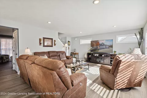 4575 Bison Dr, Holt, MI 48842 photo 12