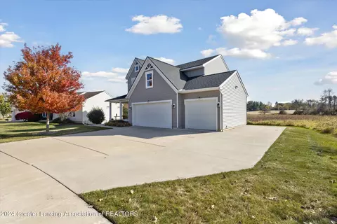 4575 Bison Dr, Holt, MI 48842 photo 6