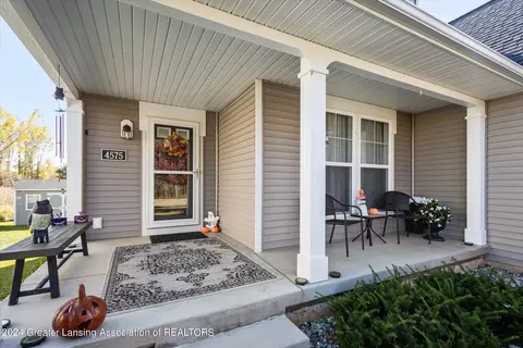 4575 Bison Dr, Holt, MI 48842 photo 7