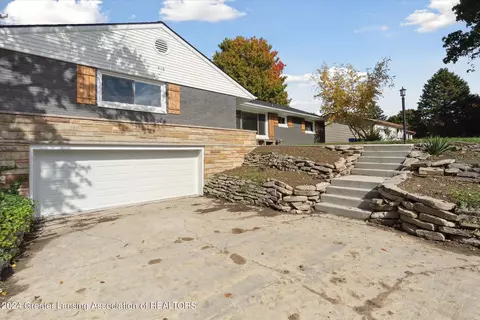 610 Crestview Dr, Corunna, MI 48817 photo 3