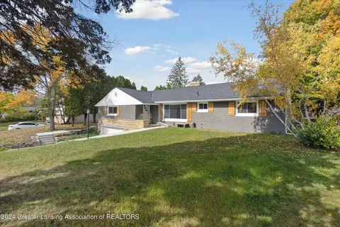 610 Crestview Dr, Corunna, MI 48817 photo 5