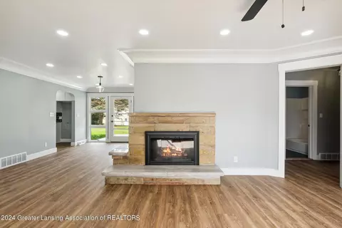 610 Crestview Dr, Corunna, MI 48817 photo 17