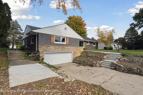 610 Crestview Dr, Corunna, MI 48817 photo 4